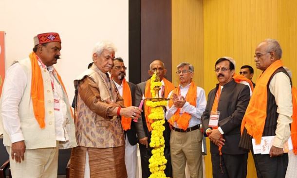 'एलजी मनोज सिन्हा ने हैदराबाद में दक्षिण भारत भू पूर्व छात्र सम्मेलन को संबोधित किया | '